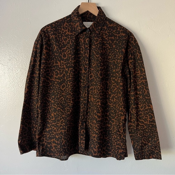 Maison Du Soir Hendricks Top in Cheetah Print - Picture 3 of 5